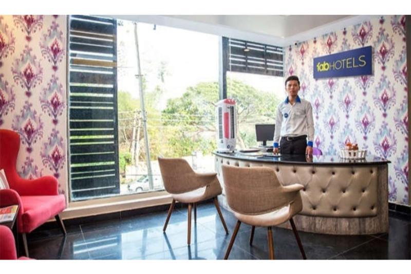 העיר בנגלור Fabhotel Astra Suites - Hsr Main Road מראה חיצוני תמונה