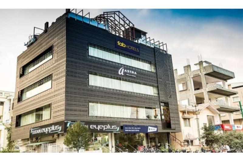 העיר בנגלור Fabhotel Astra Suites - Hsr Main Road מראה חיצוני תמונה